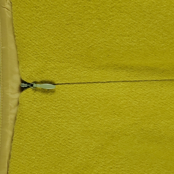 Henri Bendel New York Mini Skirt, Sz 8 100% Wool,Made in USA - Picture 3 of 5